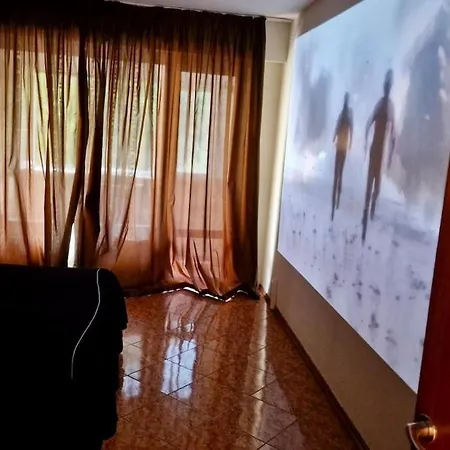 Stylish Apt, Free Parking, Near Center & Airport 아파트