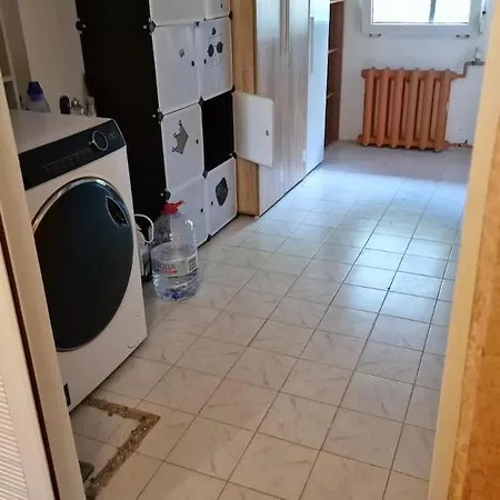 Stylish Apt, Free Parking, Near Center & Airport