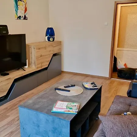 Stylish Apt, Free Parking, Near Center & Airport * 바르나