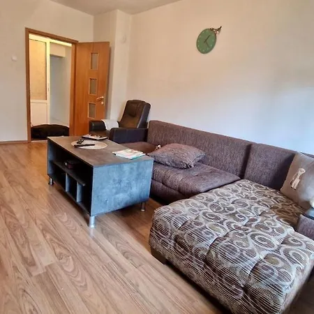 Stylish Apt, Free Parking, Near Center & Airport Apartment