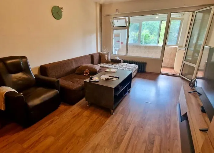Stylish Apt, Free Parking, Near Center & Airport Apartmán *