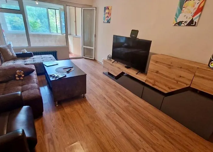 Stylish Apt, Free Parking, Near Center & Airport Apartmán Varna